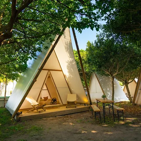 Kampaoh Trafalgar Camping *